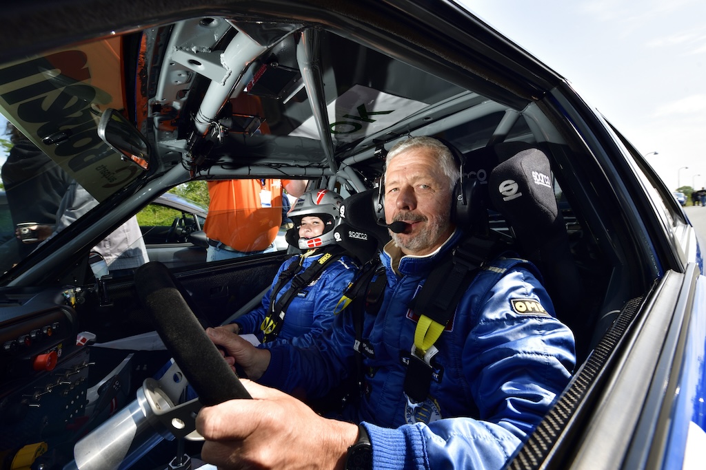 Kim Boisen og Eimilie Mopse Boisen i deres 37 år gamle BMW M3 rallybil klar til start på hjemmebane.
(Foto: Michael Eisenberg)